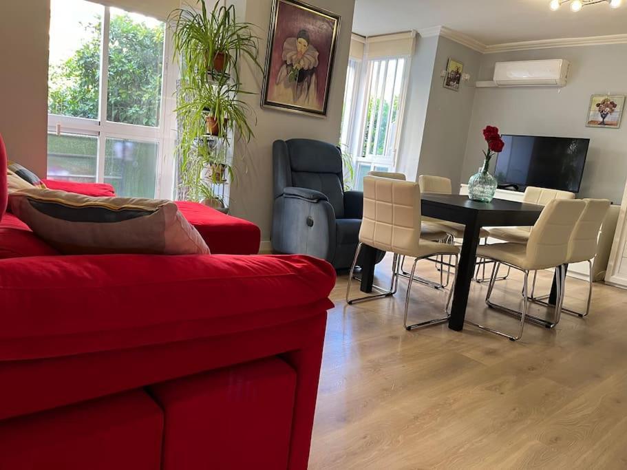 Triana Family Suites Sevilla Eksteriør billede